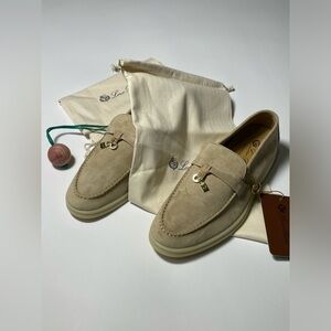 Loro Piana Summer Walk Charm
Women's Beige Loafers Size EU 38 Tan
Suede